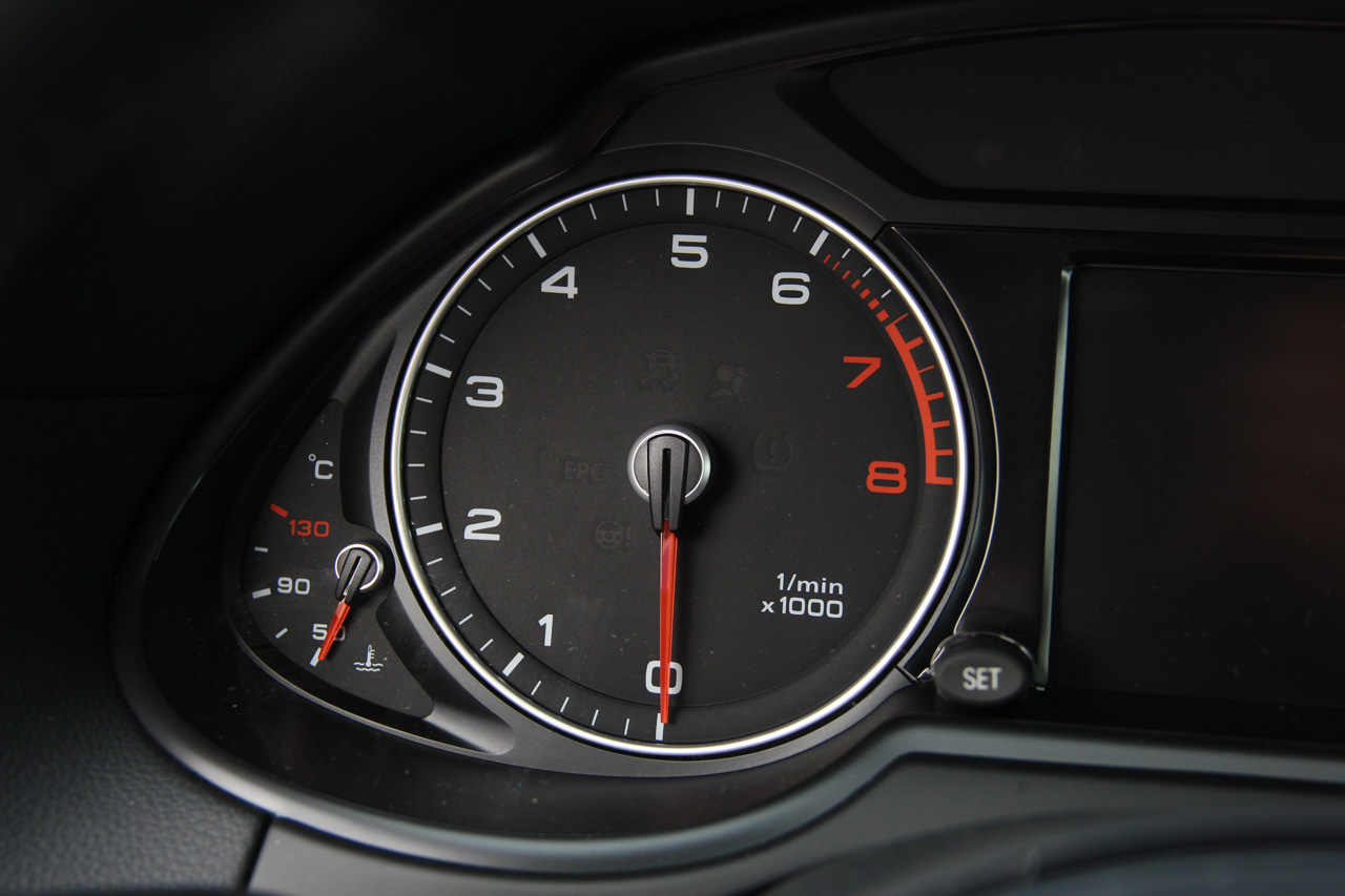 2017款奥迪Q5 2.0T 自动 40TFSI 进取型