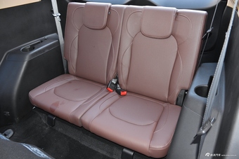 2017款宝骏560 1.5T DCT旗舰型7座