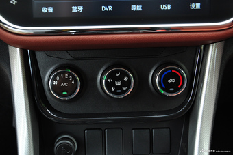 2016款北汽幻速S3L 1.5L手动尊享型