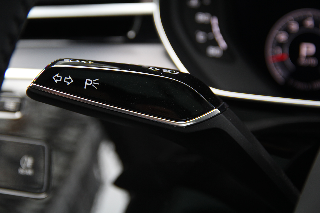 2018款奥迪A8L 3.0T自动55 TFSI quattro豪华型