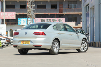 2018款迈腾改款1.8T自动330TSI DSG豪华型