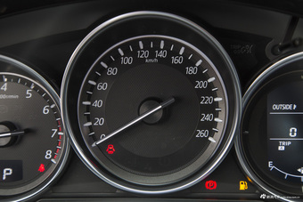 2017款阿特兹2.0L自动蓝天时尚版