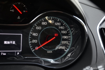 2017款科鲁兹两厢1.5L 自动先锋天窗版