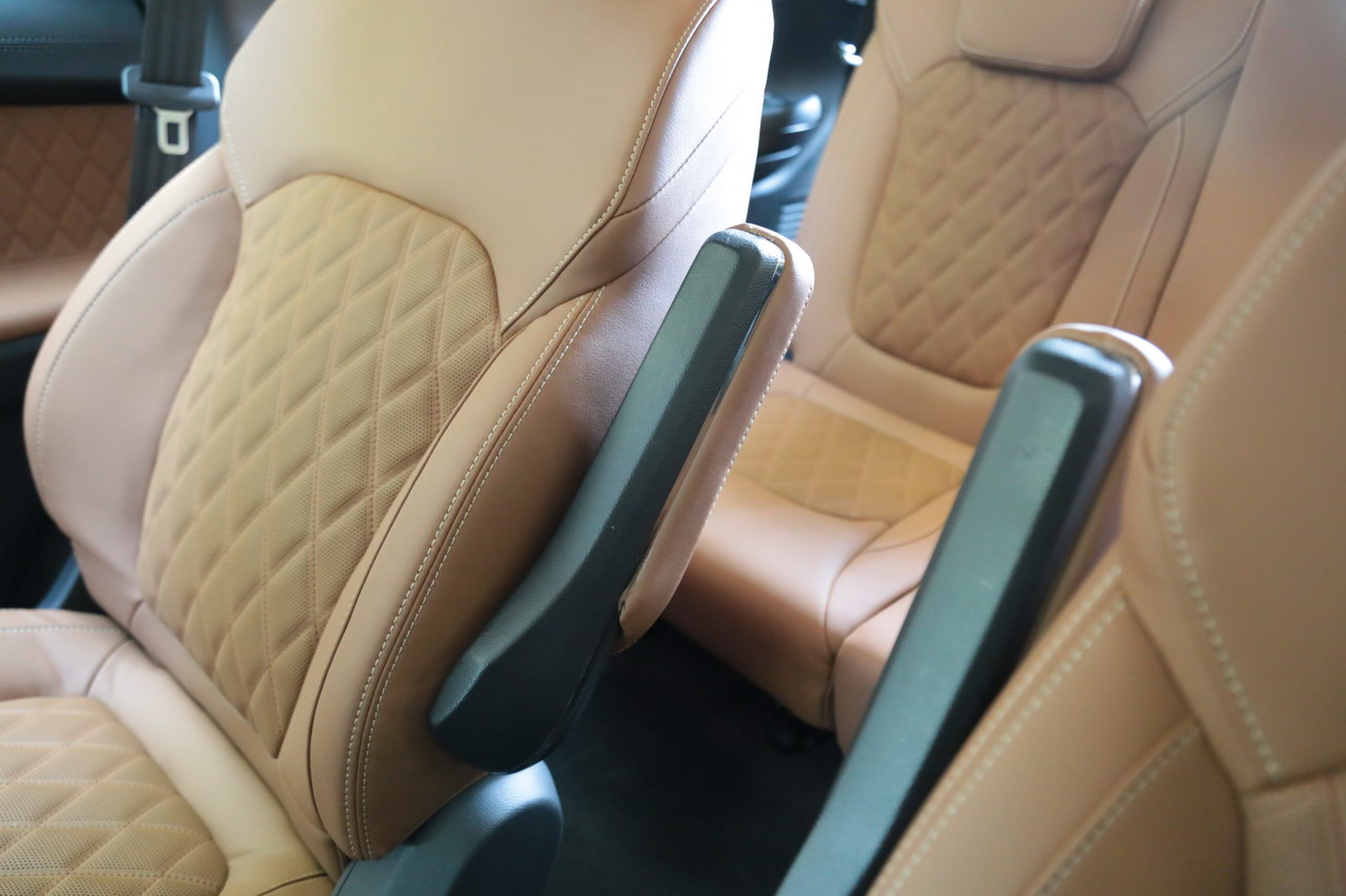 2017上汽大通D90 2.0TGI自动四驱高配版