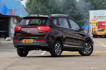 2017款宝骏560 1.5T DCT尊享型