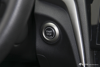 2018款启辰D60 1.6L自动智联豪华版