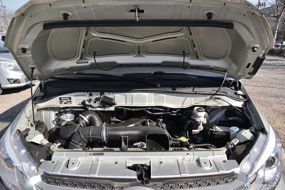 2014款金杯阁瑞斯2.7L自动旗舰型加长9座