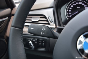 2018款宝马2系旅行车218i 1.5T自动尊享型运动套装