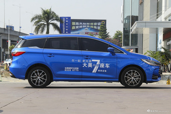 2017款比亚迪宋MAX 1.5T自动互联尊贵型