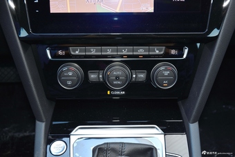 2018款迈腾2.0T自动380TSI DSG尊贵型