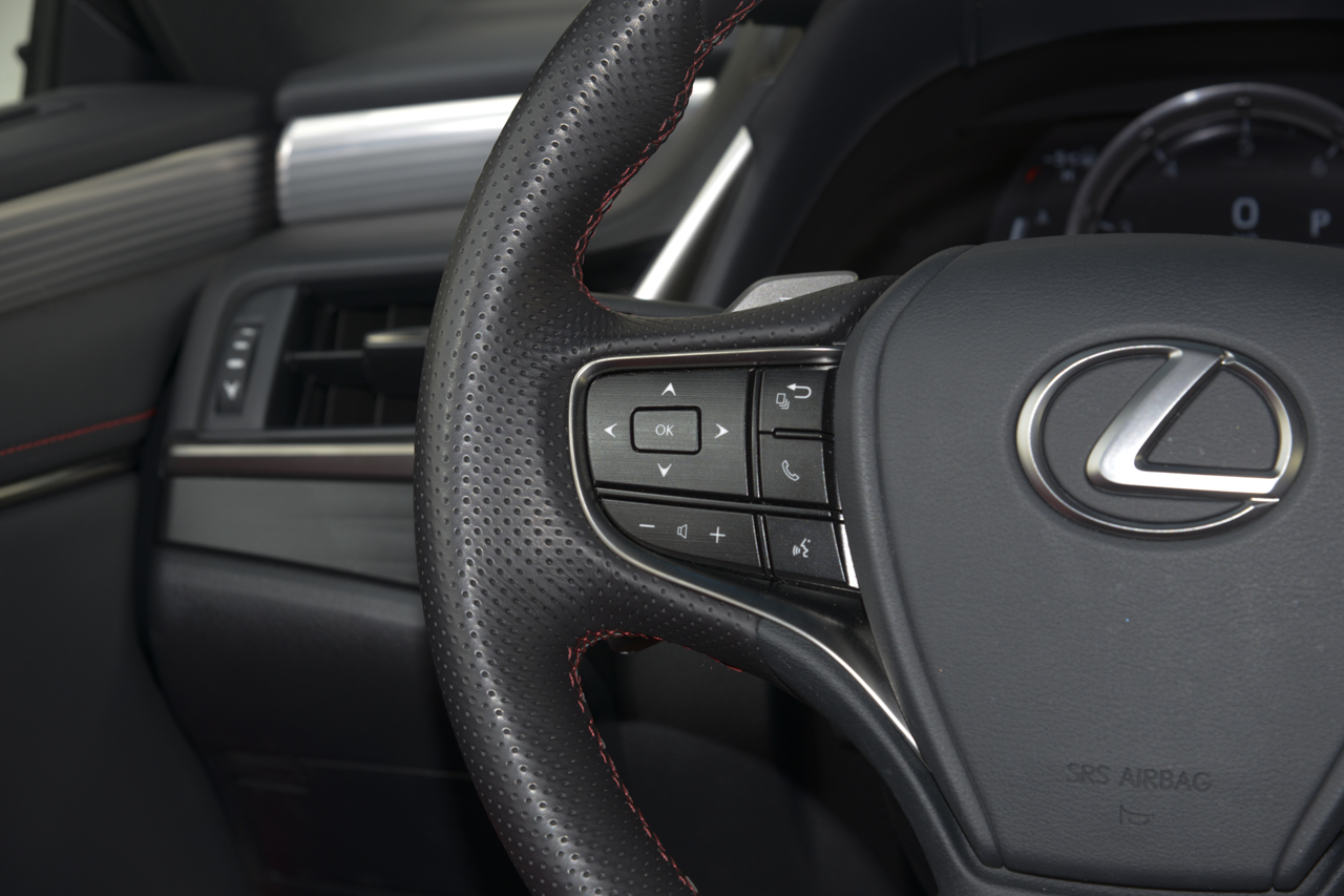 2018款雷克萨斯ES 2.5L自动260 F SPORT