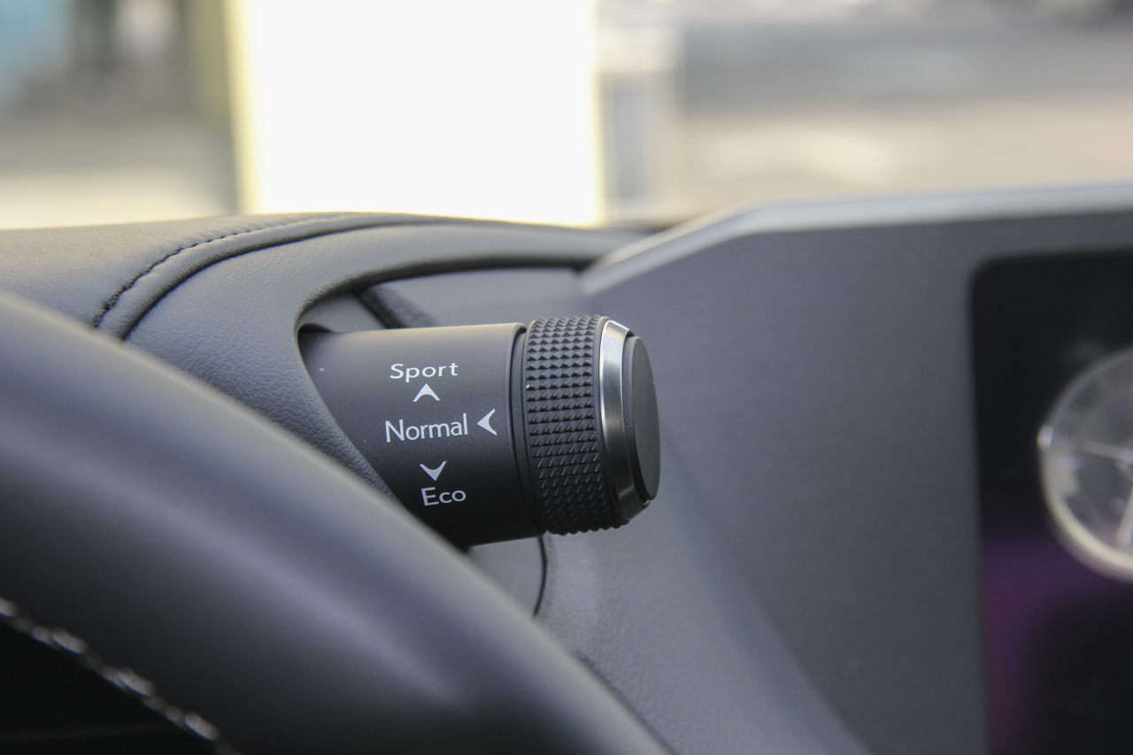 2018款雷克萨斯ES 2.5L自动300h卓越版