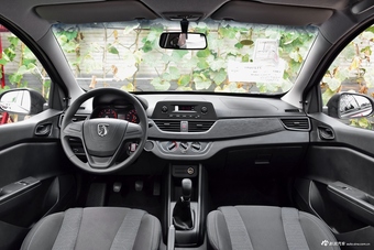 2016款宝骏310 1.2L手动超值型图片