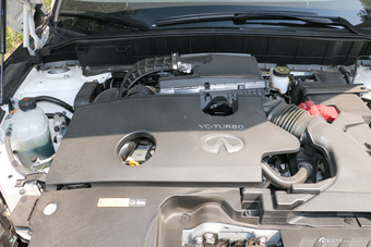 2018款英菲尼迪QX50 2.0T自动两驱时尚版