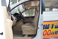 2016款宝骏730 1.8L AMT智能手动7座豪华型 7座