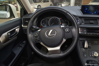 2014款雷克萨斯CT 1.8L自动200h F-Sport双色