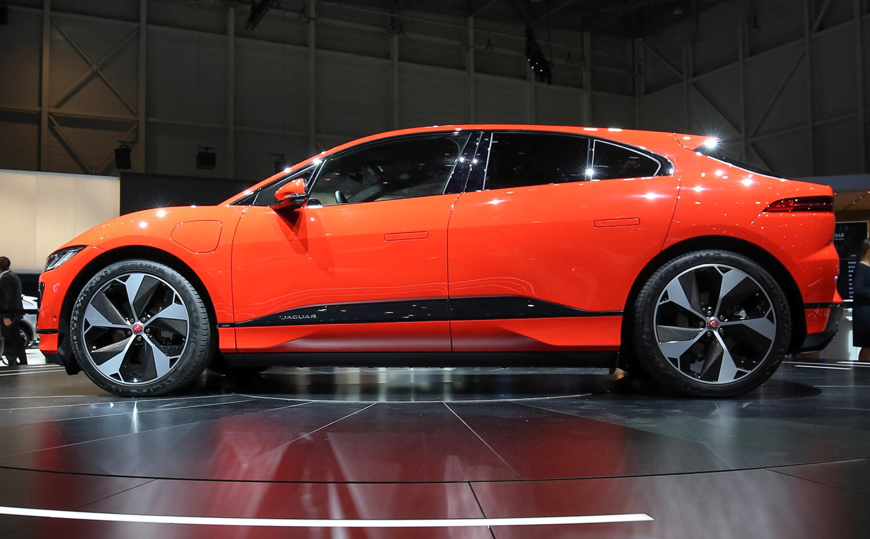 图集|捷豹I-PACE价格公布  最大续航500公里