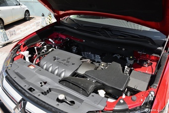 【图】2018款欧蓝德2.0L自动两驱荣耀版5座引