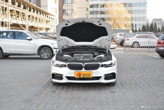 2019款宝马5系2.0T自动530Li 尊享型M运动套装