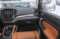 2016款长安CX70 1.6L手动运动型