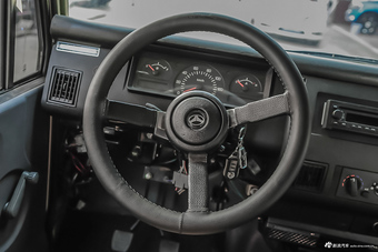 2016款BJ 212 2.0L手动方门四驱豪华型 国IV