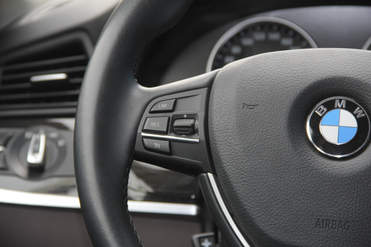 2017款宝马5系525Li 2.0T自动豪华设计套装 