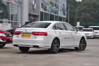 2016款东风A9 1.8T自动尊贵型 珠光白