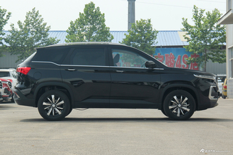 2018款宝骏530 1.5T手动尊贵型