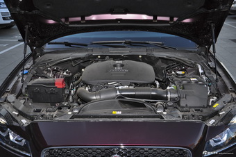 2017款捷豹XFL 2.0T自动240PS奢华版