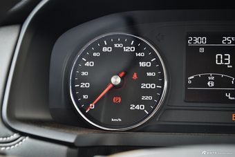 2017款荣威i6 1.5T手动豪华版20T