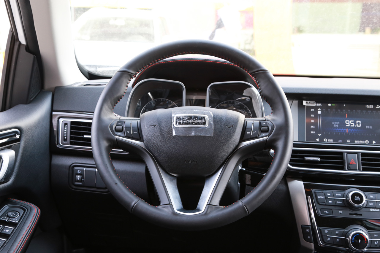 2016款大迈X5 1.5T手动豪华7座型 国五 萨丁白