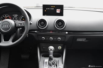 2018款奥迪A3 30周年型1.4T自动Sportback 35TFSI时尚型