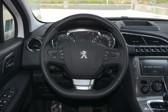 2016款标致3008 1.6THP自动至尚版 