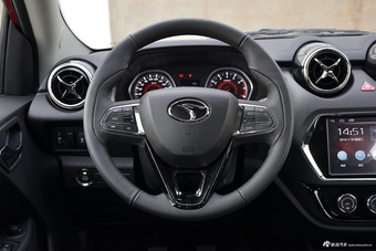 2017款东南DX3 1.5L手动豪华型