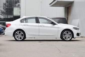 2018款宝马1系125i自动运动型