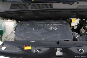 2017款宝骏730 1.8L iAMT豪华型7座