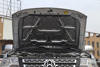 2016款神骐F30 1.5L手动舒适版长轴