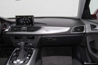 2017款奥迪A6 2.0T自动Avant Sport运动型
