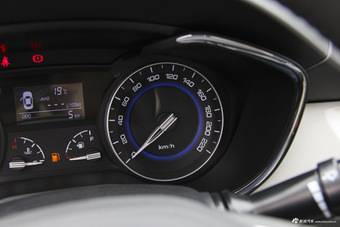 2016款悦翔V7 1.6L手动乐趣型国V