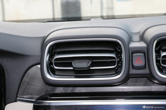 2018款领克02 1.5T自动两驱耀Pro版