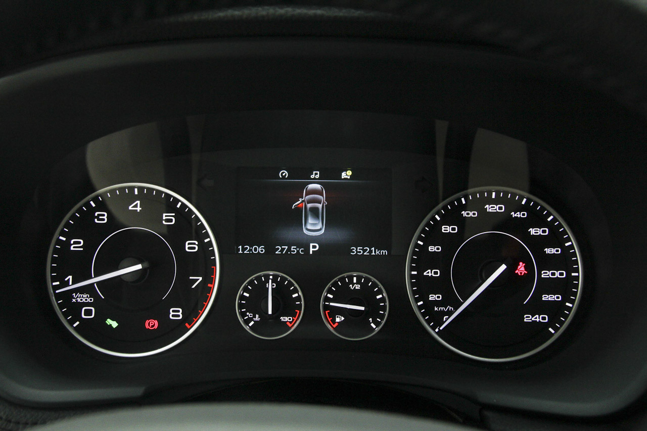 2016款宝沃BX7 2.0T自动两驱豪华版28T