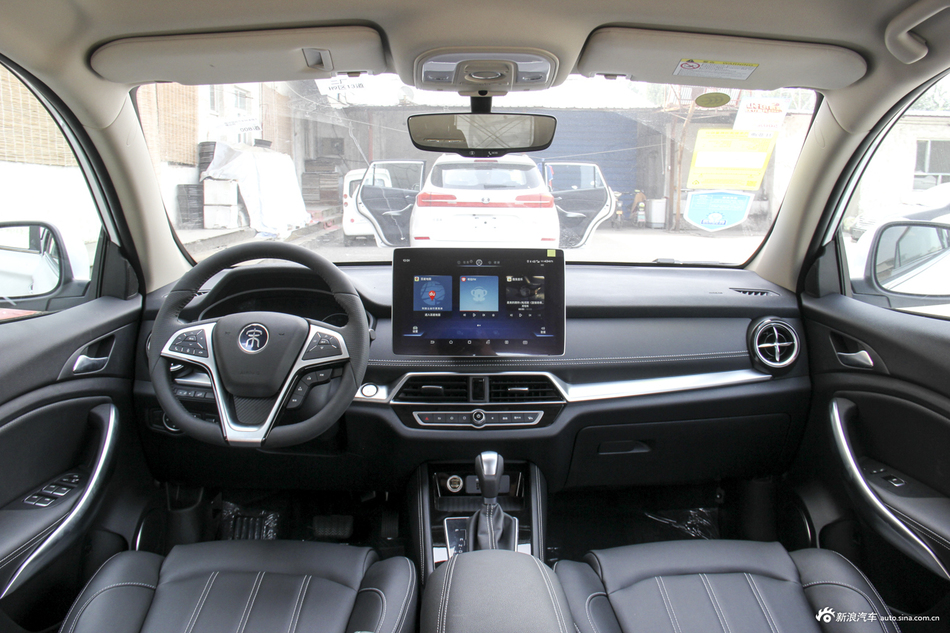 2019款比亚迪宋1.5TI自动智联越动型