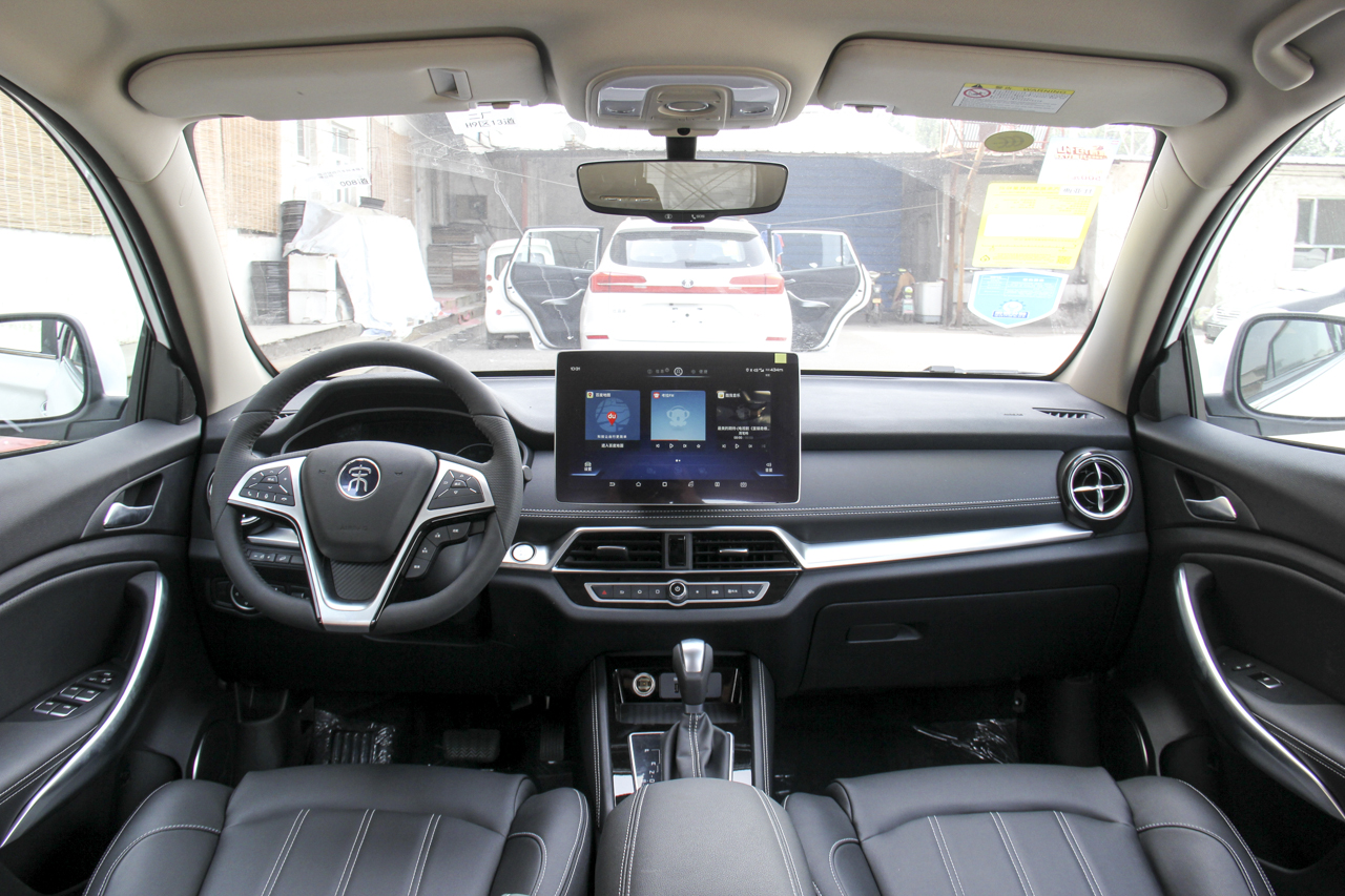 2019款比亚迪宋1.5TI自动智联越动型