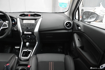 2017款比亚迪元1.5L自动酷炫时尚型