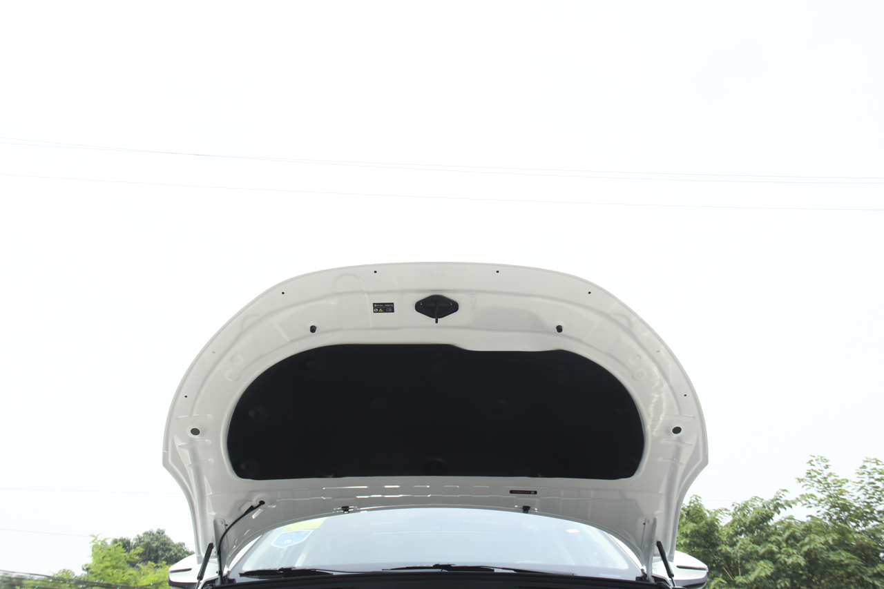 2018款比亚迪唐2.0T自动智联尊贵型7座