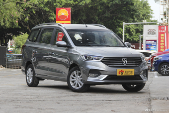  2018款宝骏360 1.5L手动精英型 