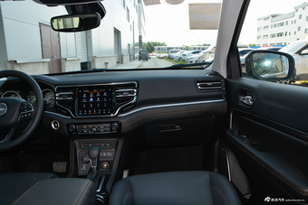 2018款大指挥官2.0T自动四驱智享版