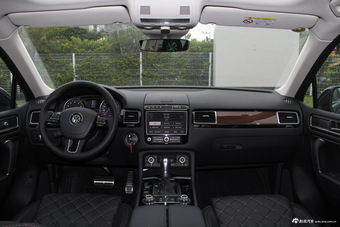 2017款途锐3.0T自动行政版图片