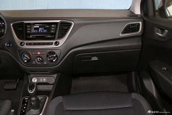 2016款悦纳1.4L自动精英版TOP