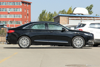 2018款金牛座2.0T自动卓越型EcoBoost 245